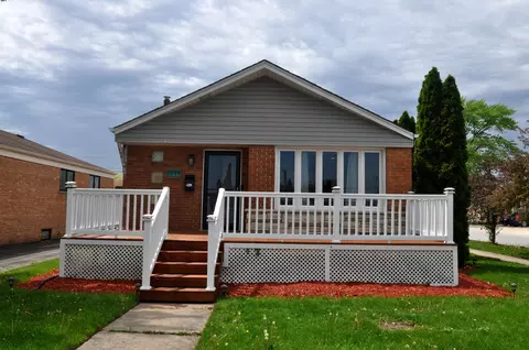 7800 Mulligan Ave, Burbank, IL 60459