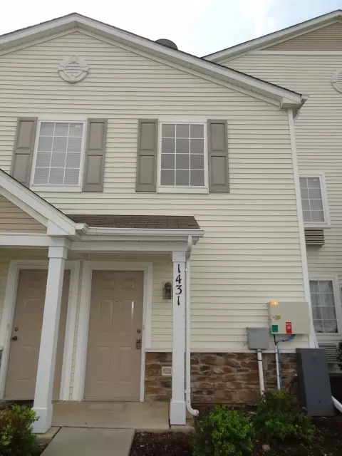 1425 Silverstone Dr #1425, Carpentersville, IL 60110