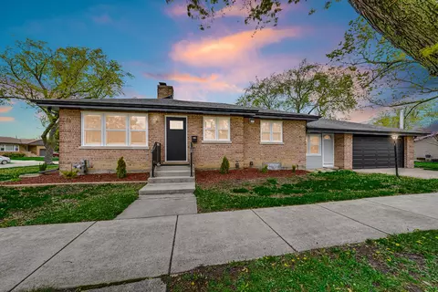 8101 N Octavia Ave, Niles, IL 60714