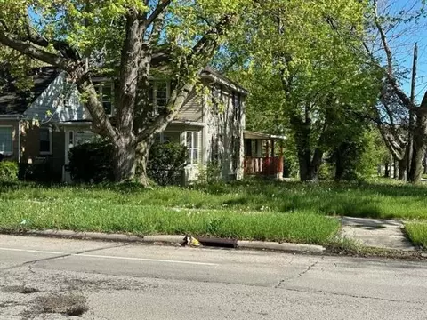 2403 School St, Rockford, IL 61101