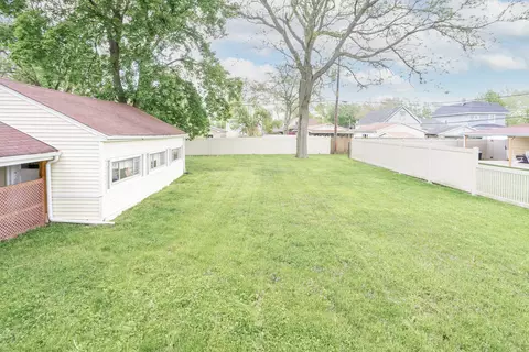 3125 Sangamon St, Steger, IL 60475 photo 8