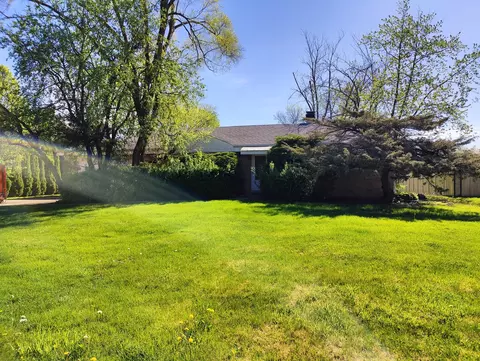 223 Hickory Ct, Northbrook, IL 60062