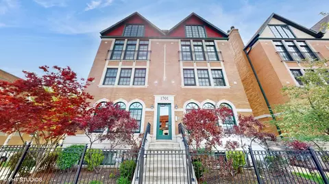 1701 W Foster Ave #2E, Chicago, IL 60640