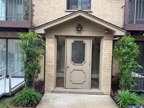 7210 W Wrightwood Ave #1-S, Elmwood Park, IL 60707