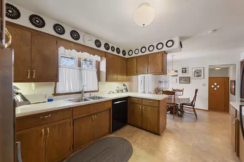 890 S Yates Ave, Kankakee, IL 60901 photo 11