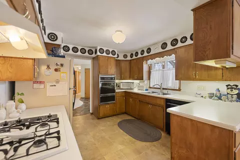 890 S Yates Ave, Kankakee, IL 60901 photo 12