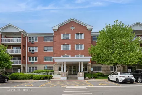 1220 Depot St #308, Glenview, IL 60025