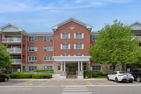 1220 Depot St #308, Glenview, IL 60025