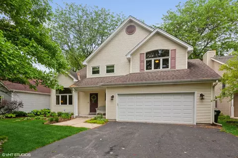 3 S556 West Ave, Warrenville, IL 60555