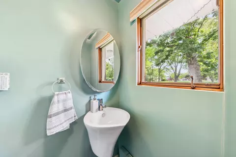 Bath - 11 Old Orchard Ln, Kankakee, IL 60901 photo 1 of 4