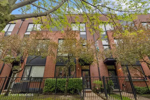 2302 W Wolfram St, Chicago, IL 60618