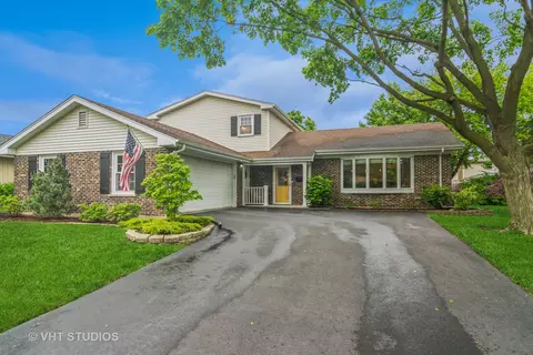 720 E Maude Ave, Arlington Heights, IL 60004