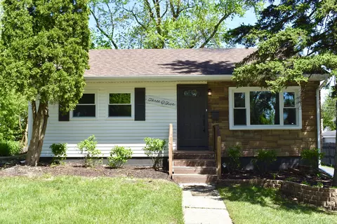 305 S Park St, Westmont, IL 60559