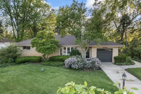 4204 Downers Dr, Downers Grove, IL 60515