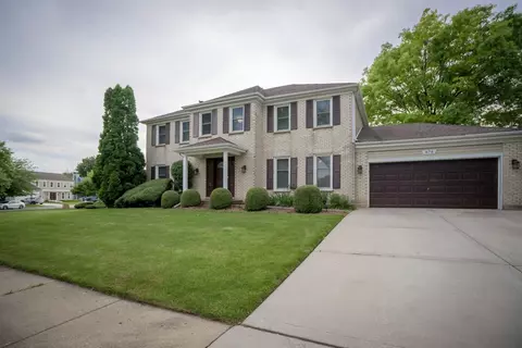 876 Burning Trl, Carol Stream, IL 60188
