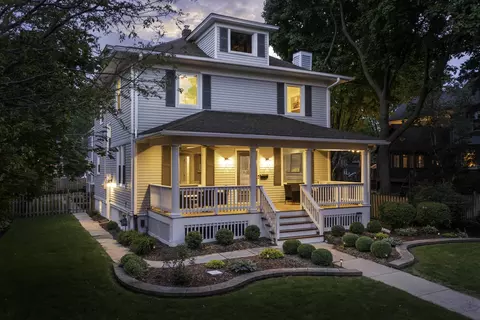 15 N Columbia St, Naperville, IL 60540