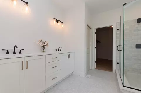 Bath - 25143 Fieldbrook Dr, Plainfield, IL 60544 photo 2 of 6