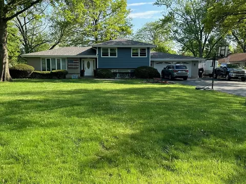 6321 Gaynelle Rd, Tinley Park, IL 60477