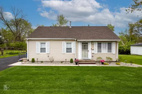 2164 E Sauk Trl, Sauk Village, IL 60411