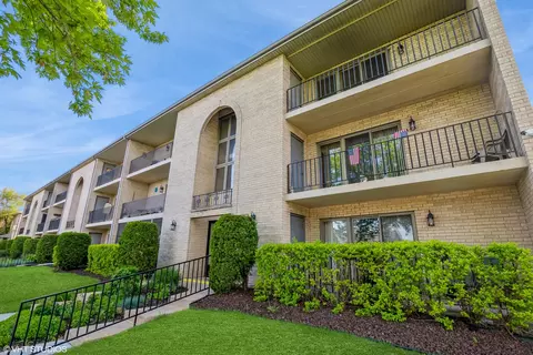 10534 Central Ave #3N, Chicago Ridge, IL 60415