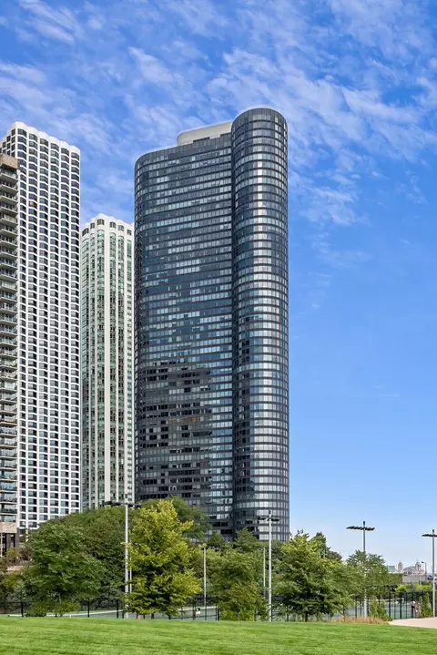 155 N Harbor Dr #3014, Chicago, IL 60601