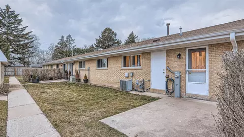 825 Valley Stream Dr #A, Wheeling, IL 60090 photo 11