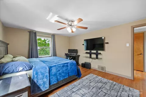 Bedroom - 7005 40th St, Stickney, IL 60402 photo 2 of 3
