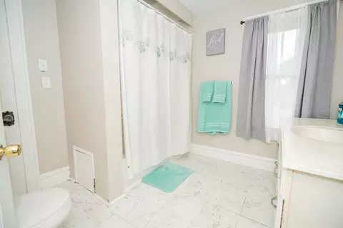 Bath - 842 S Evergreen Ave, Kankakee, IL 60901 photo 1 of 1