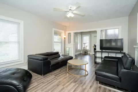 Living - 842 S Evergreen Ave, Kankakee, IL 60901 photo 1 of 1