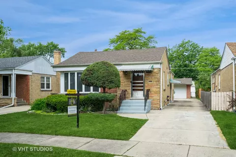 8228 Monticello Ave, Skokie, IL 60076