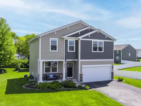 2492 Anna Maria Ln, Yorkville, IL 60560
