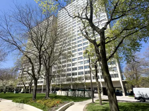 4850 S Lake Park Ave #1703, Chicago, IL 60615