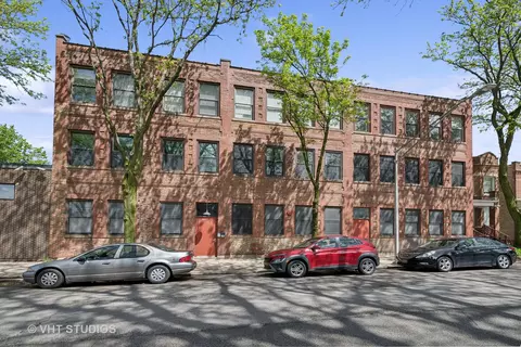 1776 W Winnemac Ave #303, Chicago, IL 60640
