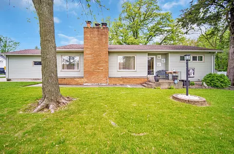 Exterior - 690 S Nelson Ave, Kankakee, IL 60901 photo 3 of 5