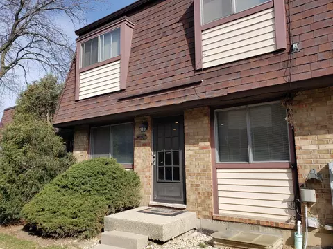 2608 Woodview Ct, Waukegan, IL 60087