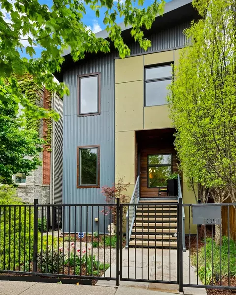 1950 W Race Ave, Chicago, IL 60622