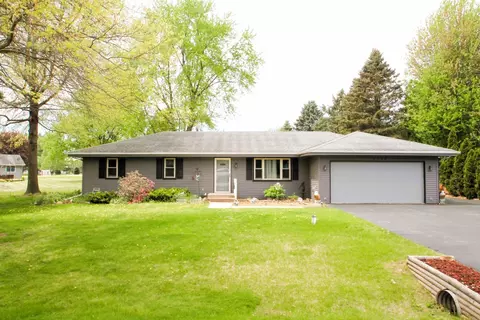 12730 Stamford Ln, Roscoe, IL 61073