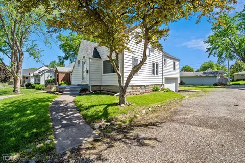 1810 Highland Ave, Crest Hill, IL 60403