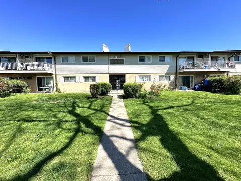 870 E Old Willow Rd #263, Prospect Heights, IL 60070