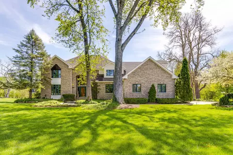 1 Willow Bay Dr, South Barrington, IL 60010