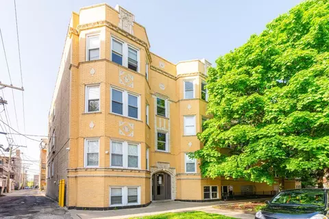 2253 W Rosemont Ave #3, Chicago, IL 60659