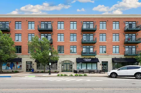 140 S River St #203, Aurora, IL 60506