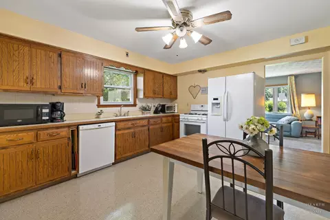 2305 Root St, Crest Hill, IL 60403 photo 8