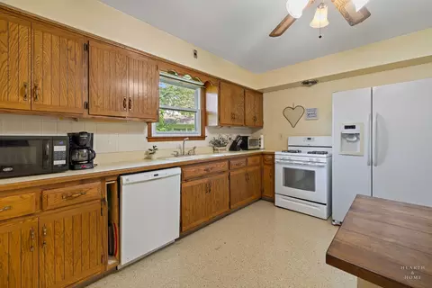 2305 Root St, Crest Hill, IL 60403 photo 9
