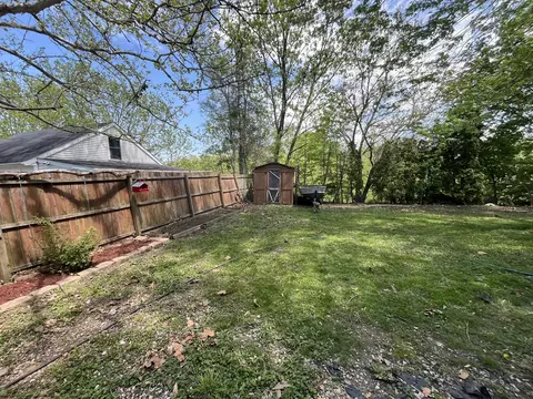 Exterior - 1221 Plain St, Peru, IL 61354 photo 5 of 7