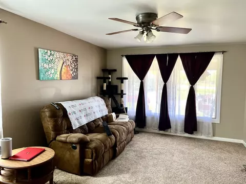 Living - 1221 Plain St, Peru, IL 61354 photo 1 of 2