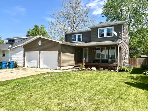 1221 Plain St, Peru, IL 61354