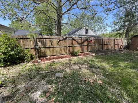 Exterior - 1221 Plain St, Peru, IL 61354 photo 6 of 7