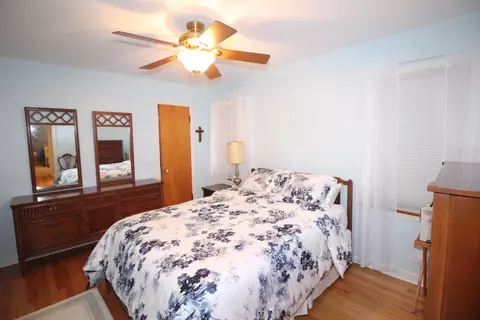 Bedroom - 9946 S Artesian Ave, Chicago, IL 60655 photo 1 of 3