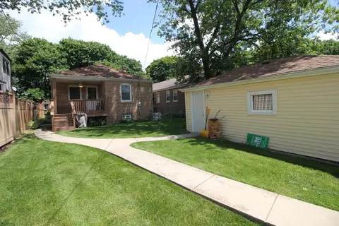 Exterior - 9946 S Artesian Ave, Chicago, IL 60655 photo 3 of 3